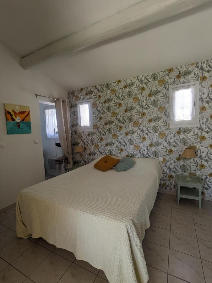 Chambre D'Hote Au Coeur Des Alpilles Mouries Esterno foto